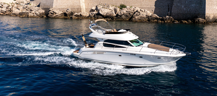 Prestige 42