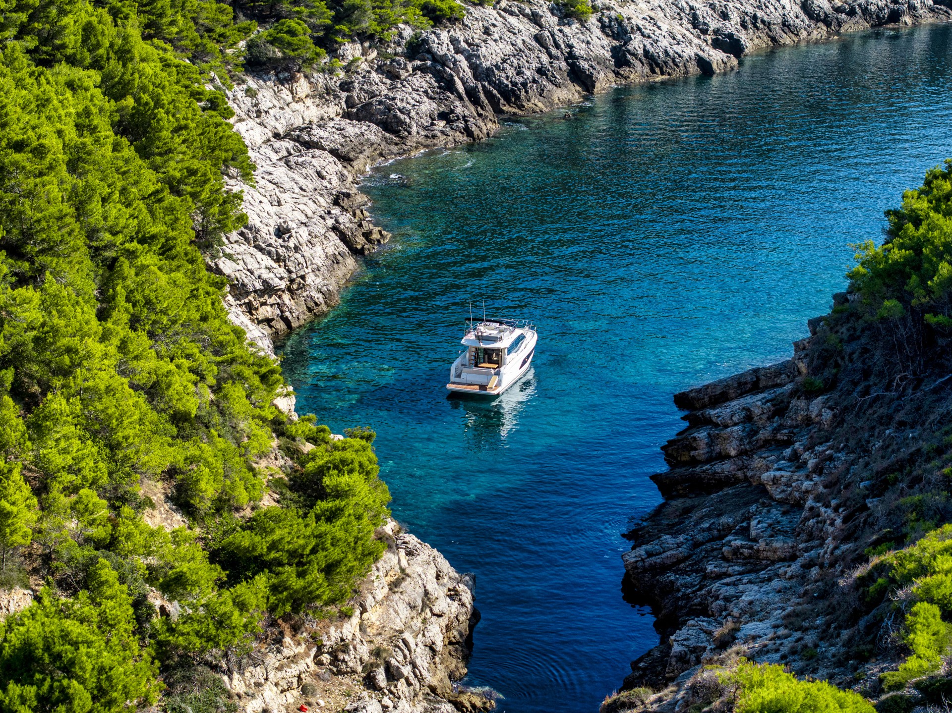 dubrovnikchrter-prestige420-081.jpg Croatia Cruise