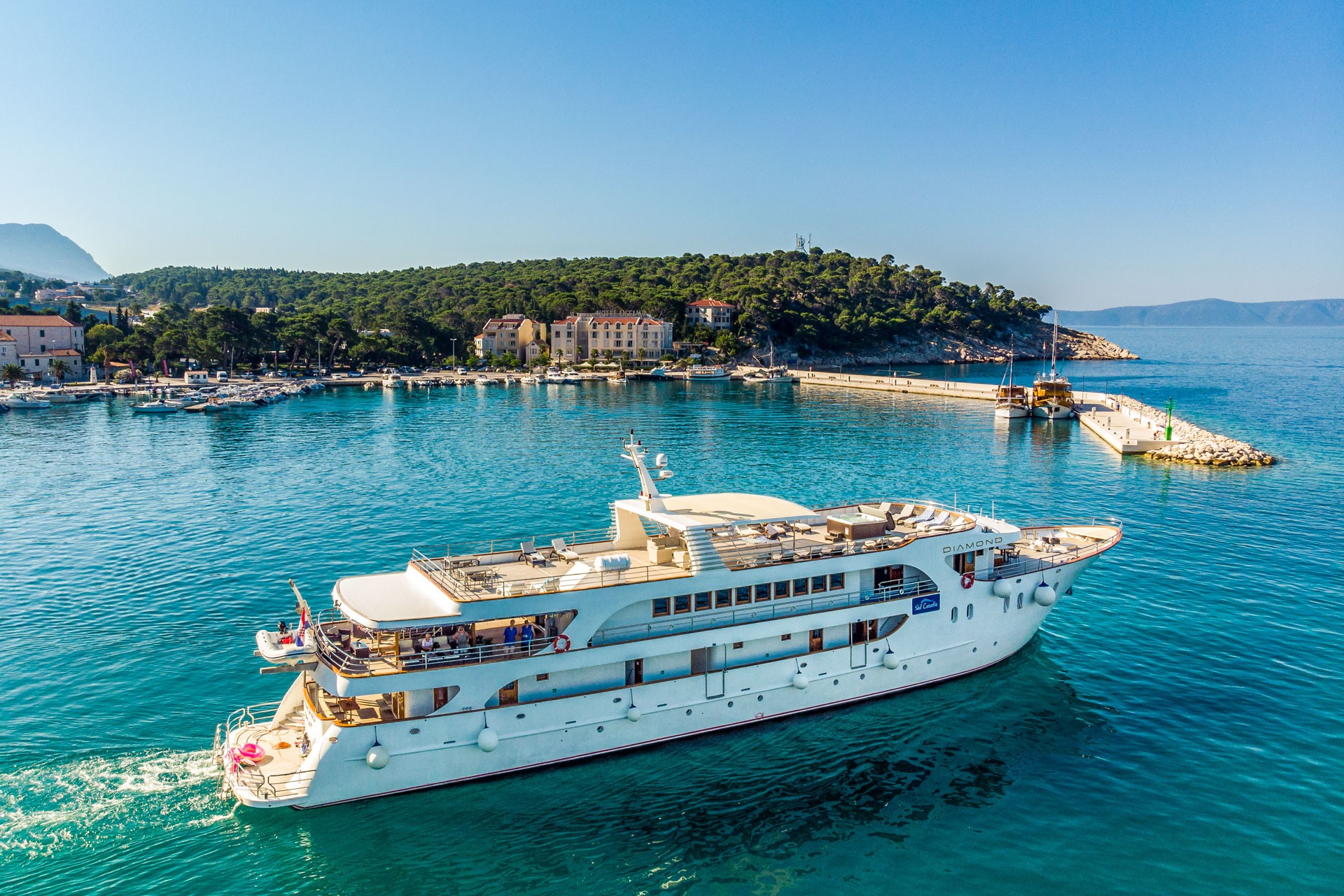 diamond-exterior-001.jpg Croatia Cruise